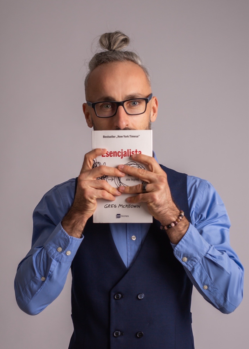 Daniel Woźniak - ciągły rozwój przez książki i inwestowanie w siebie